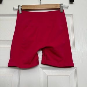 🩷 Alphalete Amplify 4.5” Short - Pink